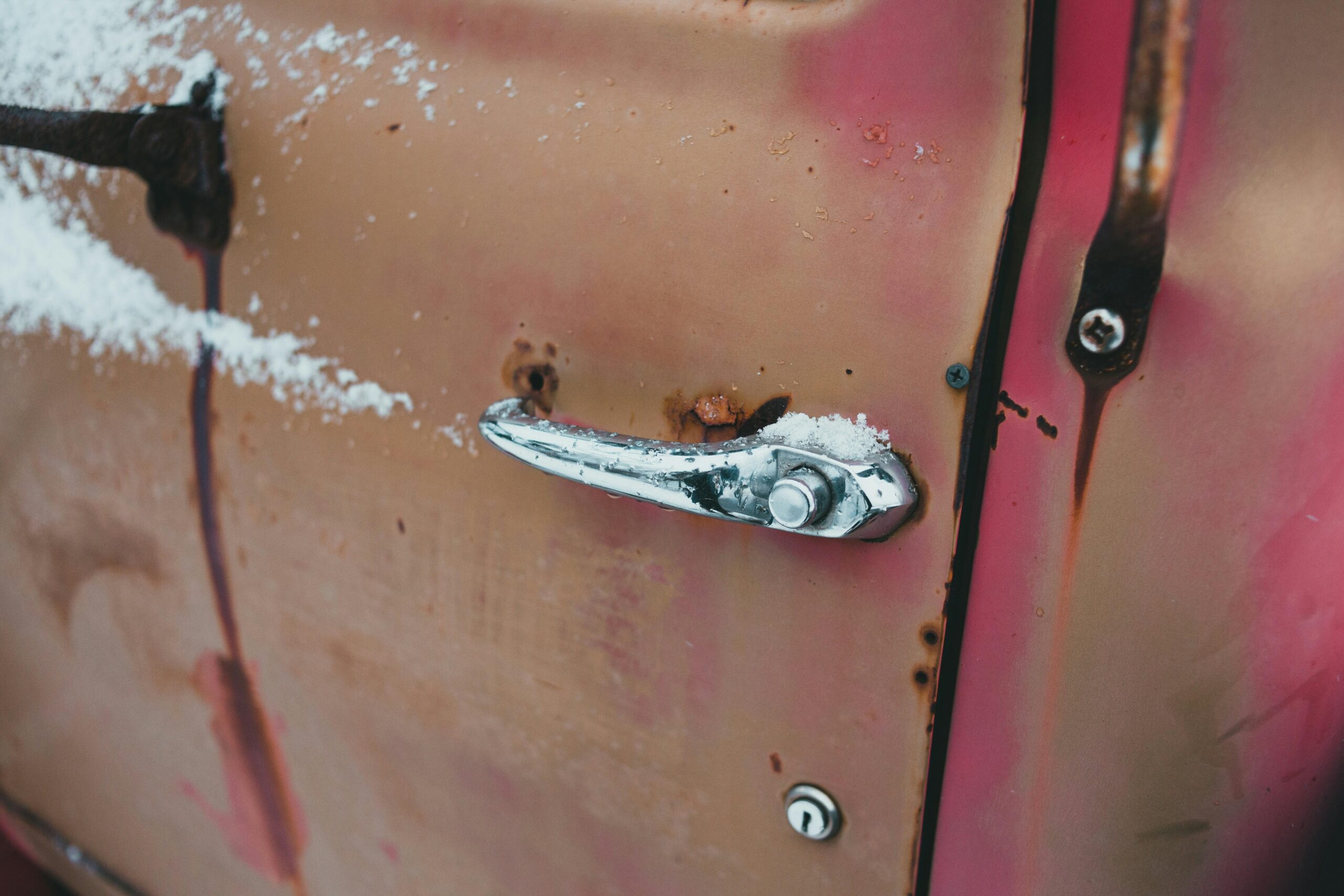 Read more about the article Emergency Car Locksmith Services in Burnsville – Night or Day