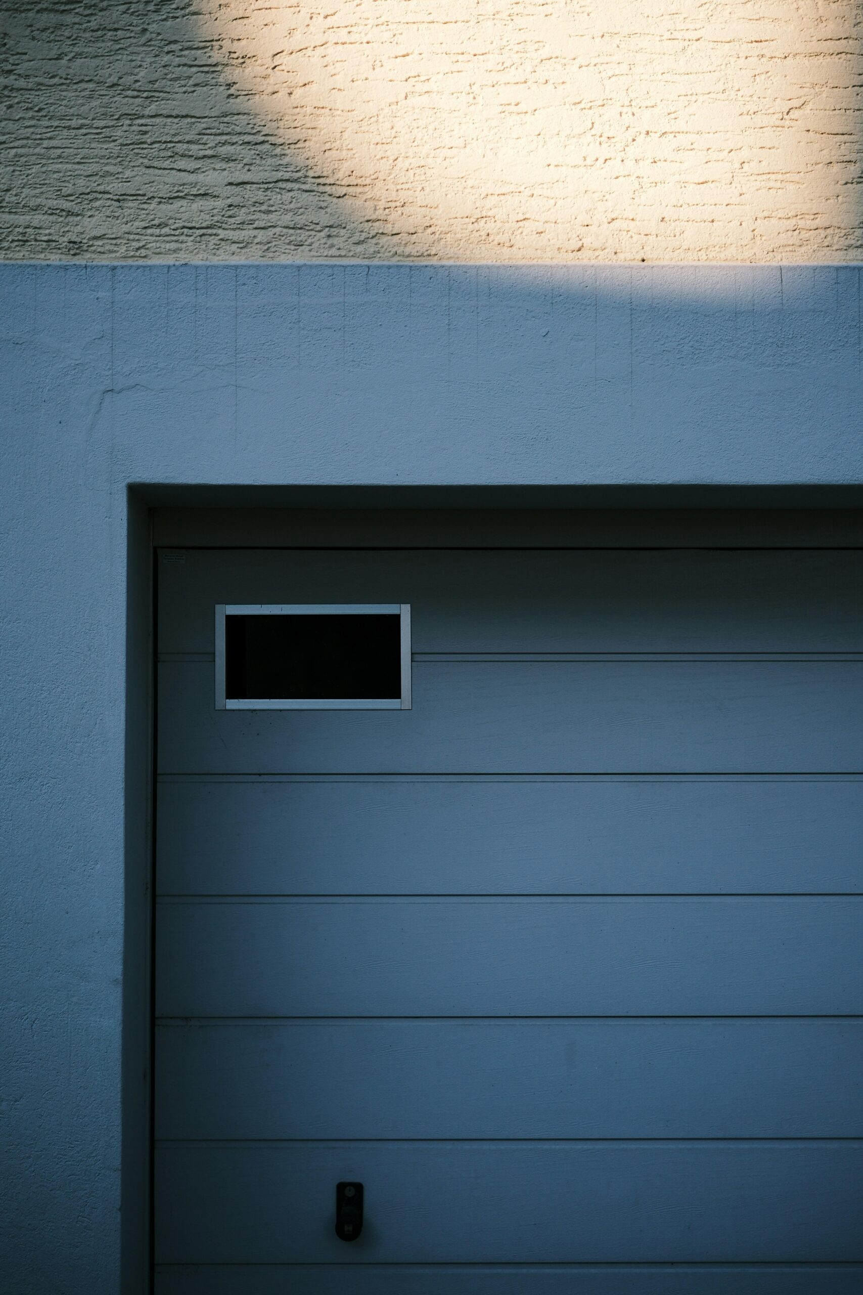 Read more about the article Garage Door Break-Ins in Blaine: How to Protect Your Home