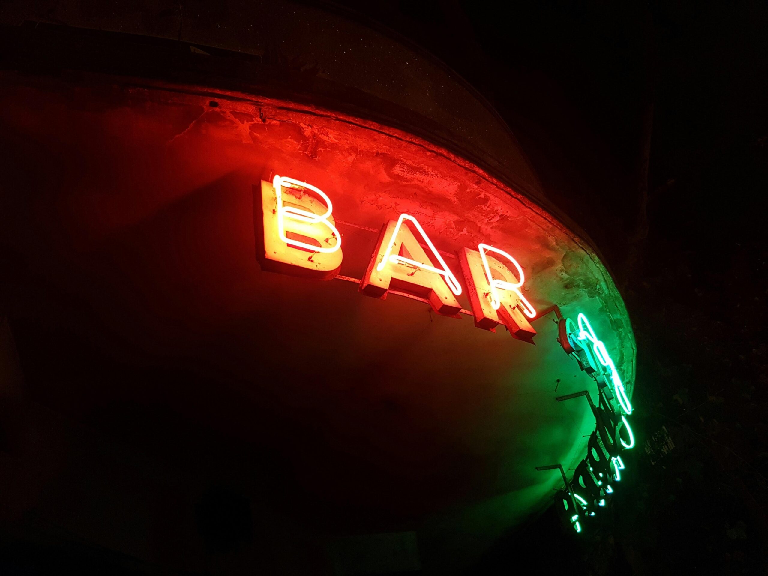 Read more about the article Panic Bars & Emergency Exit Locks: Minnesota Legal Requirements