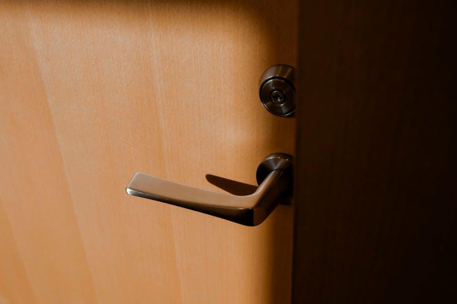 Choosing the Right Lock to Complement Modern Home Architecture